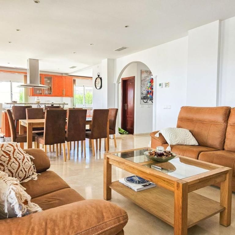 5 bed villa with pool in Cerros de Aguila - Villa con piscina privada - 14