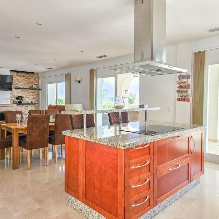 5 bed villa with pool in Cerros de Aguila - Villa con piscina privada - 17