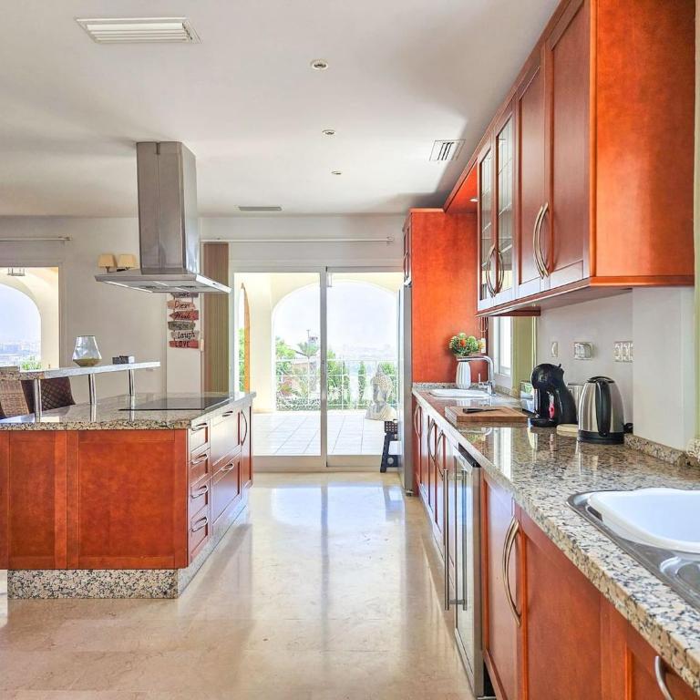 5 bed villa with pool in Cerros de Aguila - Villa con piscina privada - 20