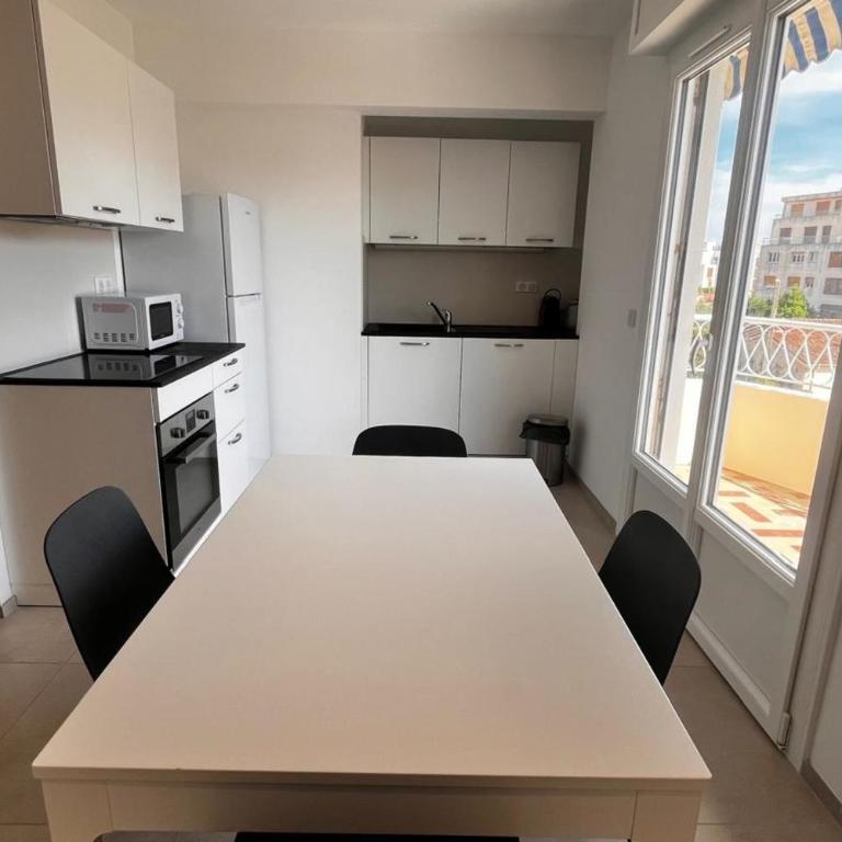 Antibes 4 person appartment near the beach - Apartment - 4