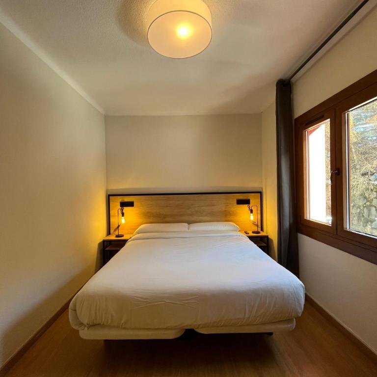Hotel NIU a 50 m del Funicamp - Habitación Doble Estándar - 1 o 2 camas - 2