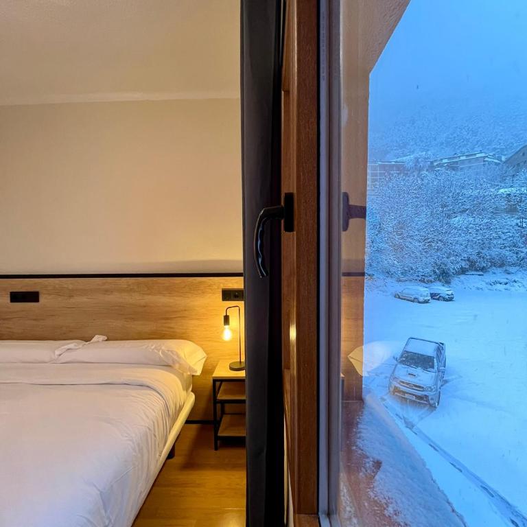 Hotel NIU a 50 m del Funicamp - Habitación Doble Económica - 1 o 2 camas - 2