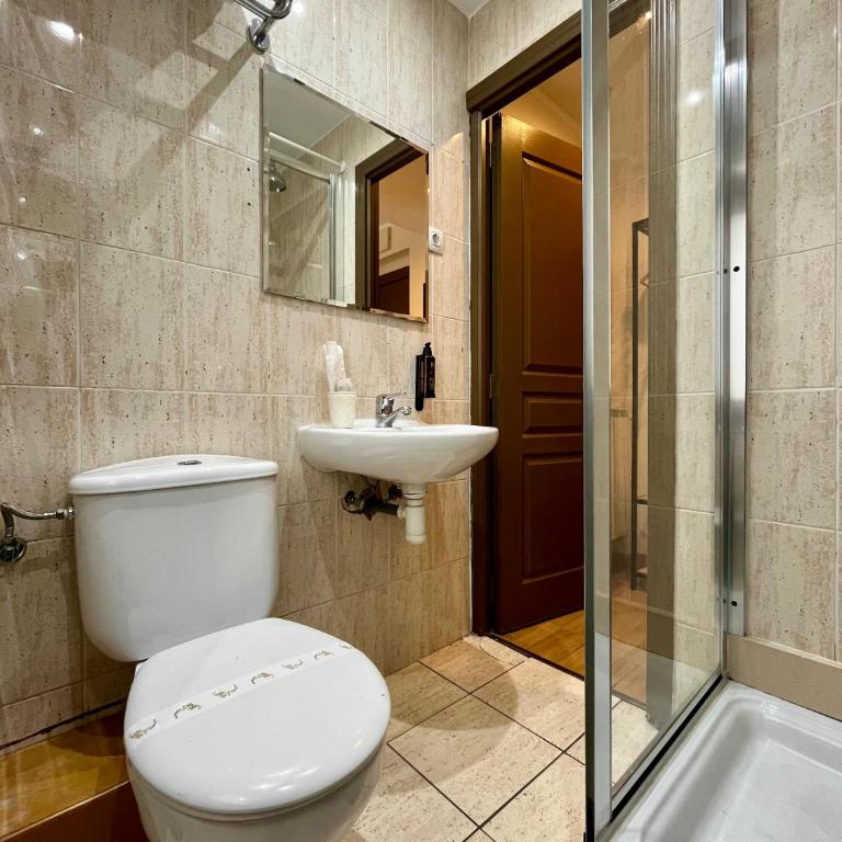 Hotel NIU a 50 m del Funicamp - Habitación Doble Económica - 1 o 2 camas - 4