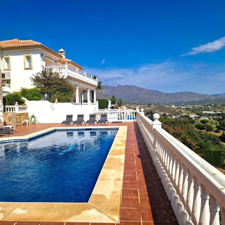 Villa with private pool near La Cala Golf Resort - Villa con piscina privada - 53