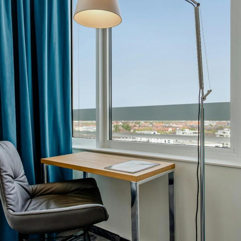 Motel One München-Campus - Superior Zimmer mit Kingsize-Bett - 5