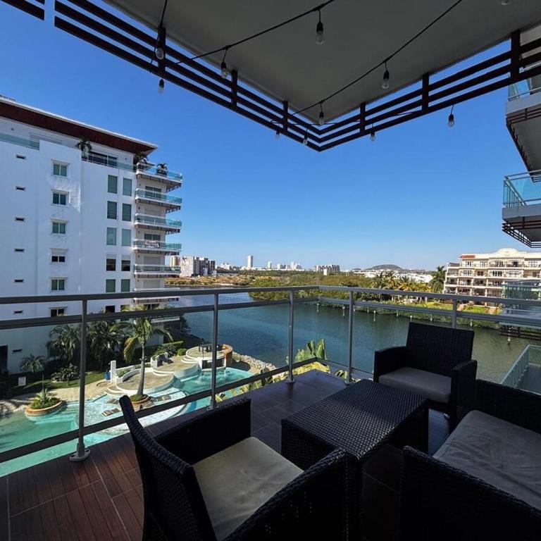 2BR Luxury apartment in sunny Mazatlan - Two-Bedroom Apartment - 10