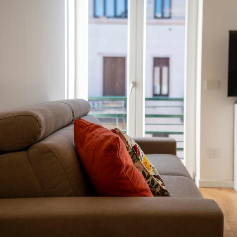 Marche 93 - M3 Maciachini - 10 min Isola & Centrale - Appartamento con 1 Camera da Letto - 5