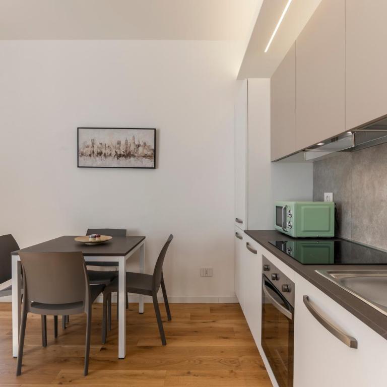 Marche 93 - M3 Maciachini - 10 min Isola & Centrale - Appartamento con 1 Camera da Letto - 12