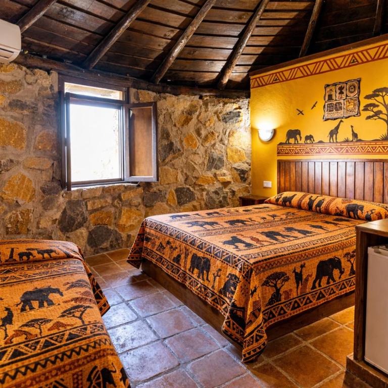 Hotel Selwo Lodge - Animal Park Tickets Included - Habitación Familiar WATU - Entradas al parque incluidas - 3