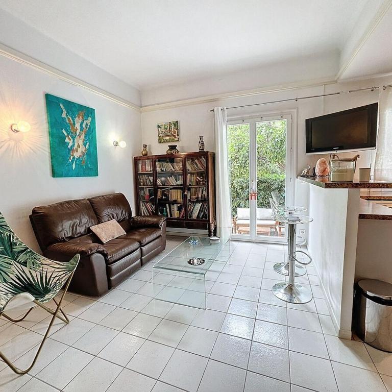 Alexandra - one bedroom, Palais 25 min walk - Apartment mit 1 Schlafzimmer - 1