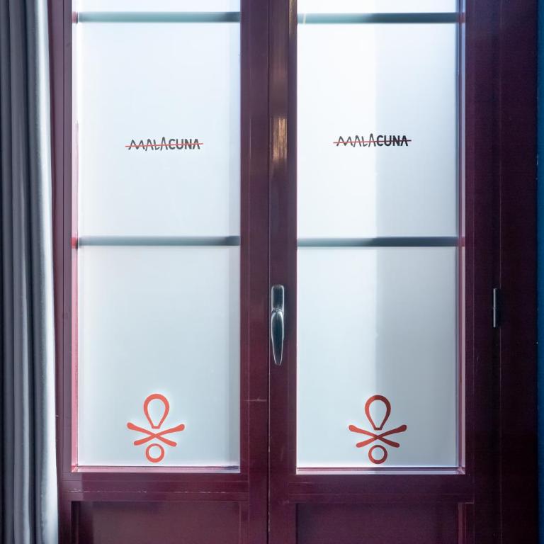 Malacuna Barcelona - Bed in 10 Beds Mixed Room with Shared Bathroom. - 9