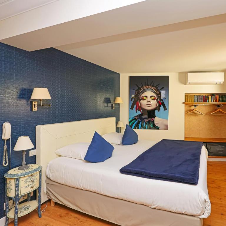 Charming Hôtel - Les Pasteliers - Chambre Triple Premium - 1