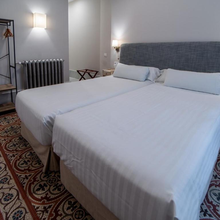Hotel Simon - Habitación Doble de estilo clásico - 5
