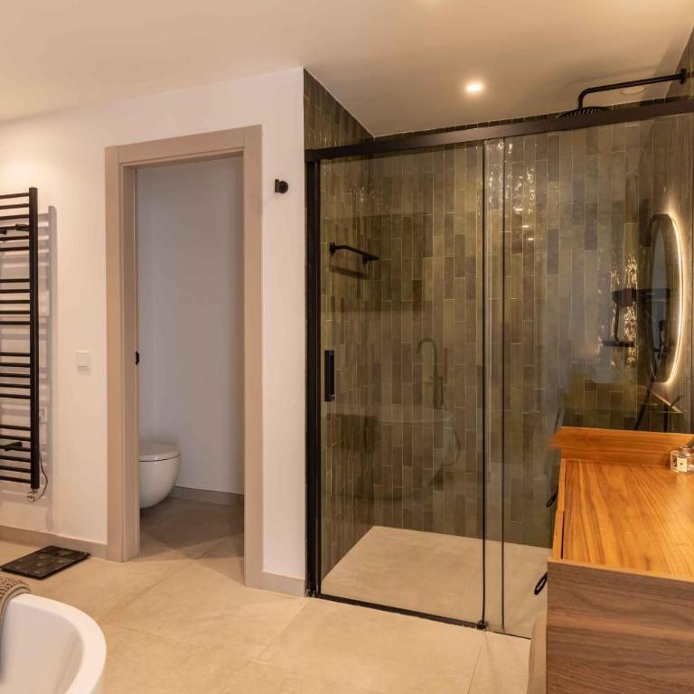 106 Private Luxury Villa, Heated Pool & Sauna - Villa Deluxe - 4