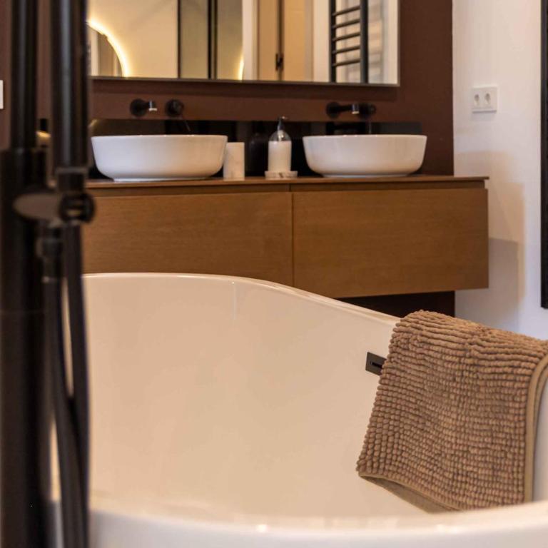 106 Private Luxury Villa, Heated Pool & Sauna - Villa Deluxe - 15