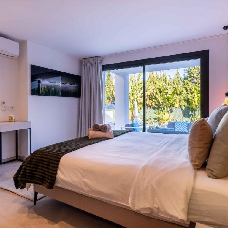 106 Private Luxury Villa, Heated Pool & Sauna - Villa Deluxe - 24