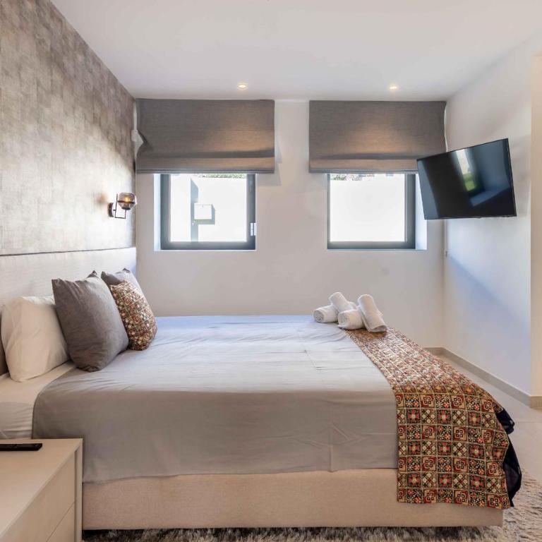 106 Private Luxury Villa, Heated Pool & Sauna - Villa Deluxe - 48