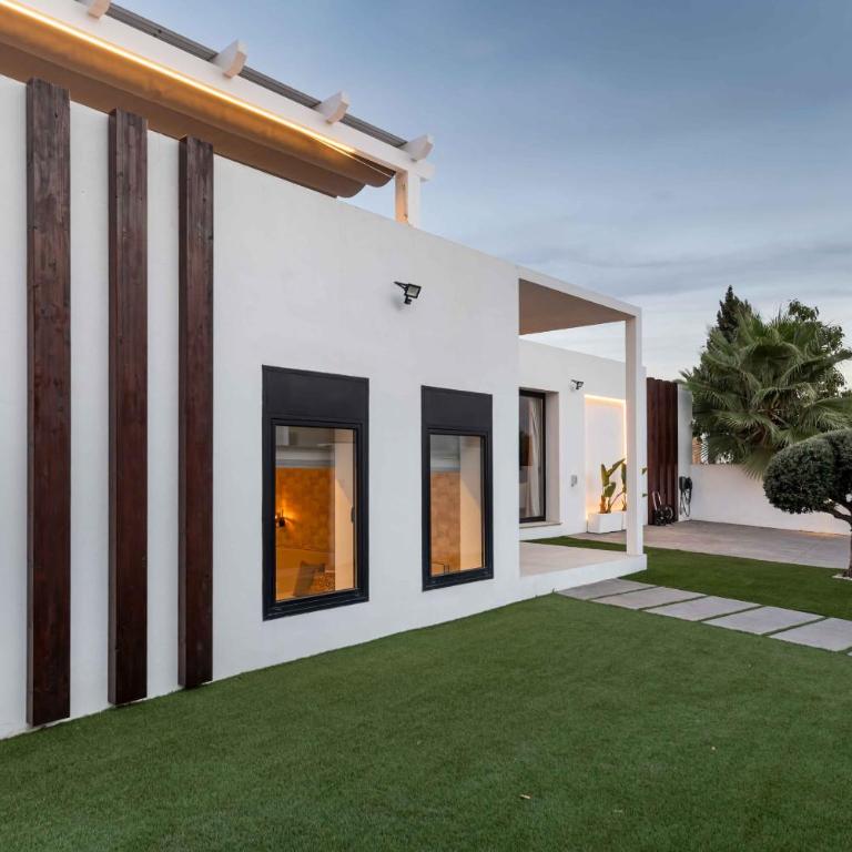 106 Private Luxury Villa, Heated Pool & Sauna - Villa Deluxe - 56