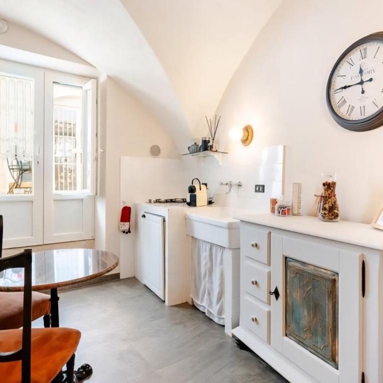 Studio Raguso-Cosy Elegant Hideaway - One-Bedroom Apartment - 1