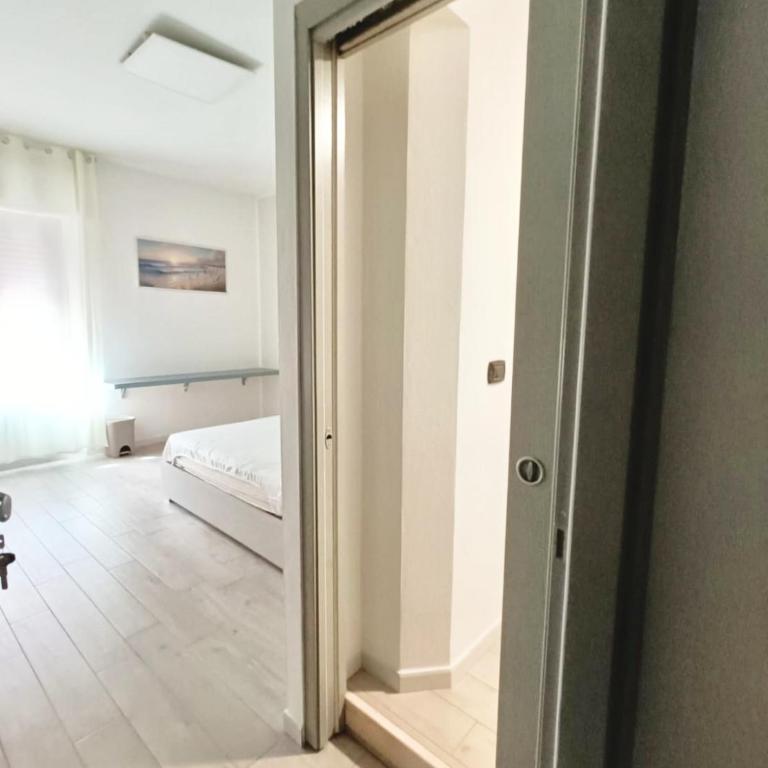 Redroom-house - Camera Matrimoniale Deluxe con 1 Letto Supplementare - 25