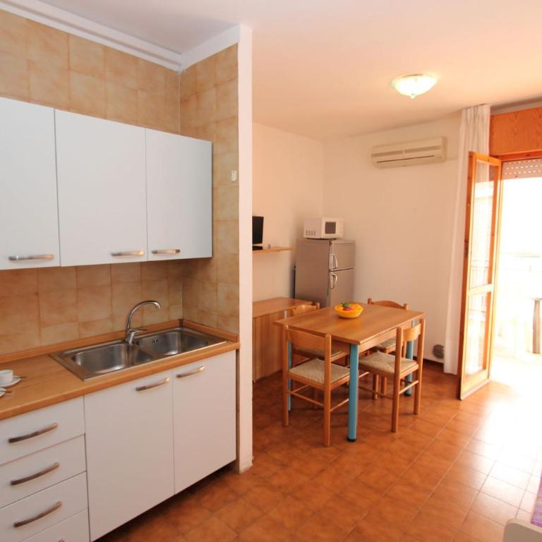 Bright flat 130mt from the beach - Apartment - 2