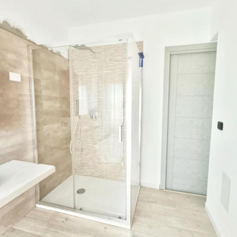 Redroom-house - Camera Matrimoniale Deluxe con 1 Letto Supplementare - 18