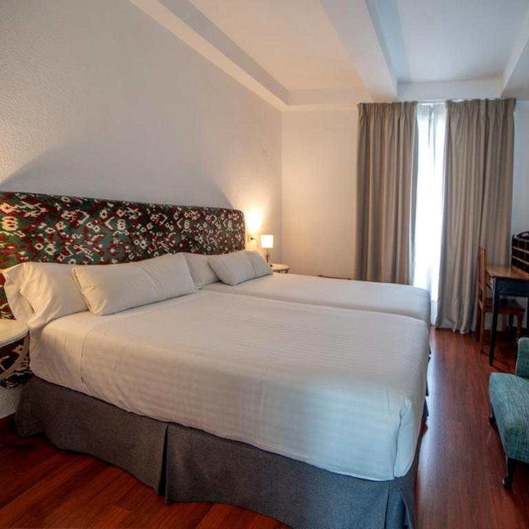 Hotel Simon - Habitación doble de Confort con balcón - 4