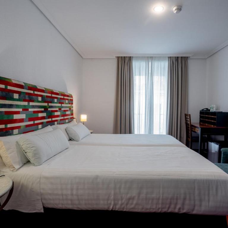 Hotel Simon - Habitación doble de Confort con balcón - 6