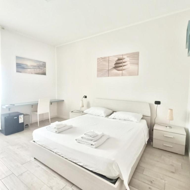 Redroom-house - Camera Matrimoniale Deluxe con 1 Letto Supplementare - 8