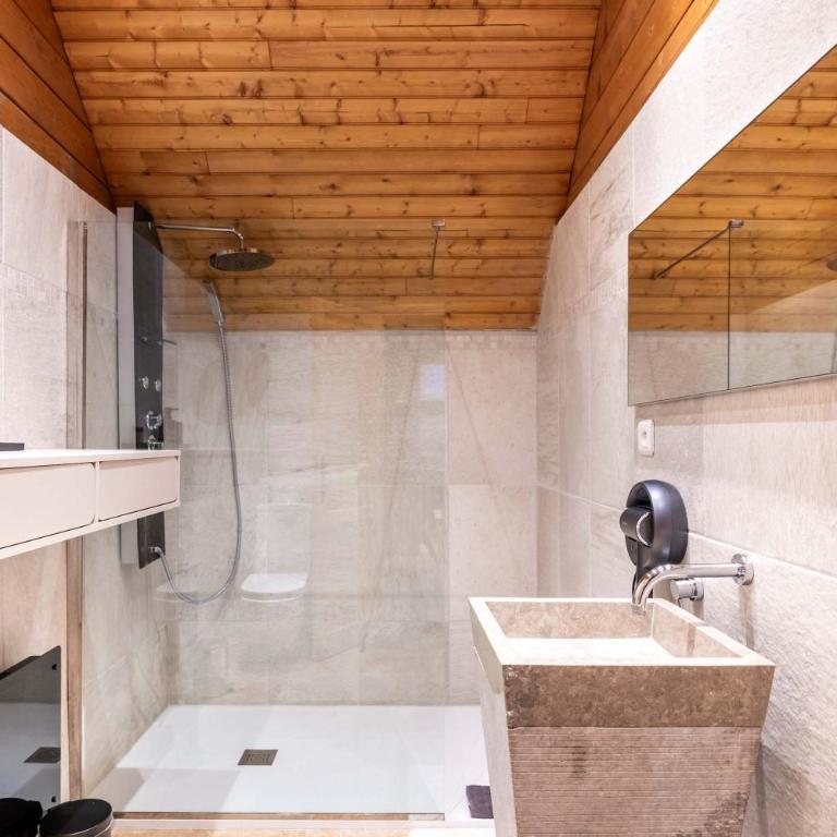 Chalet Massada # Luxe, Piscine & Jacuzzi - Vue Panoramique - Valberg - Chalet - 14