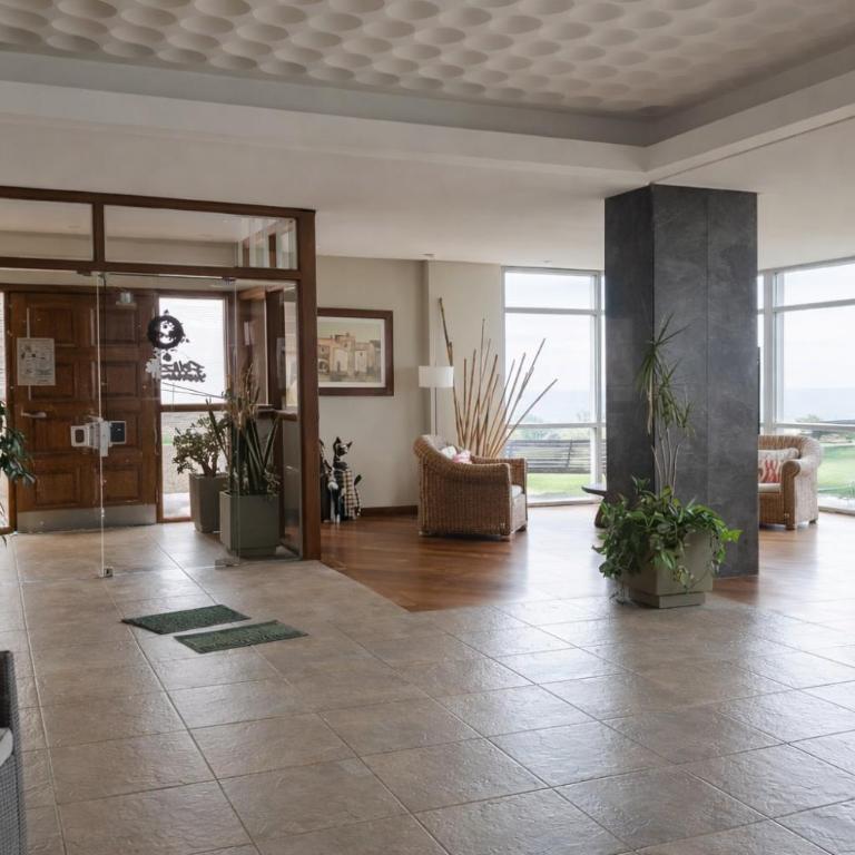 Hermoso 2 ambientes en la costa con vista al mar - One-Bedroom Apartment - 8