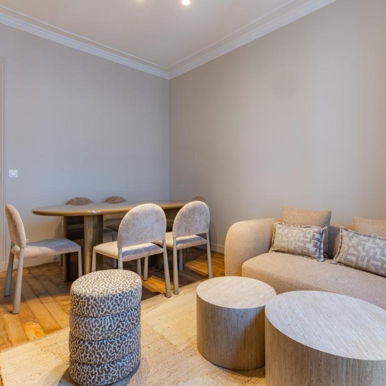 Elegant 3-Bedroom Apartment in the Heart of Historic Paris - Three-Bedroom Apartment - 1