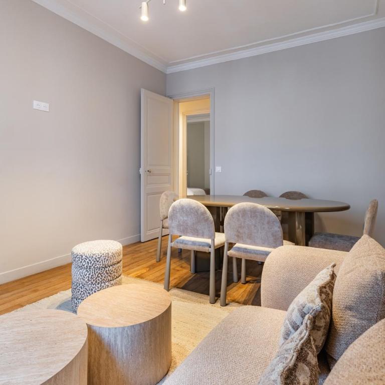Elegant 3-Bedroom Apartment in the Heart of Historic Paris - Three-Bedroom Apartment - 16