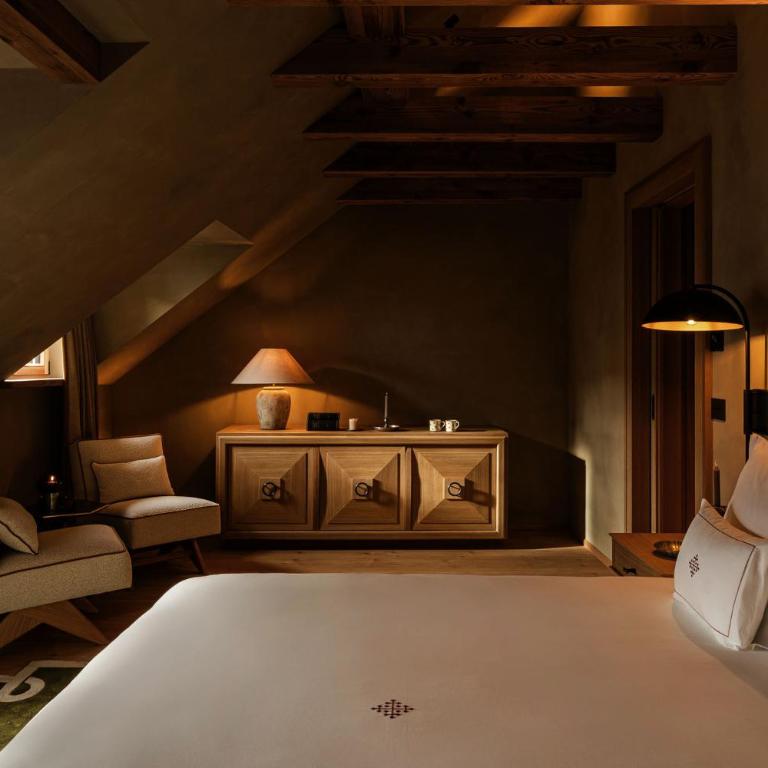 Castel Badia - The Leading Hotels of the World - Camera Matrimoniale Superior - 1