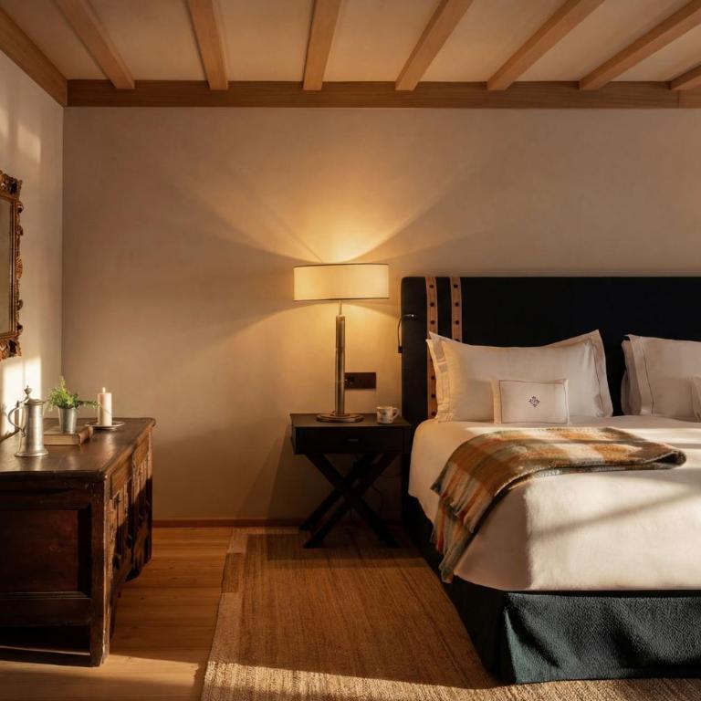 Castel Badia - The Leading Hotels of the World - Camera Matrimoniale Deluxe - 2