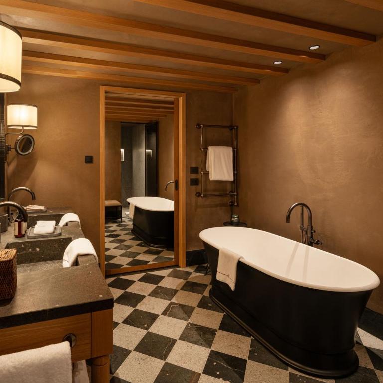 Castel Badia - The Leading Hotels of the World - Camera Matrimoniale Deluxe - 4