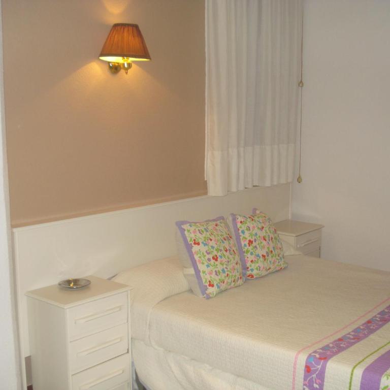 Hostel Central Zaragoza - Habitación Doble con baño privado - 1 o 2 camas - 2