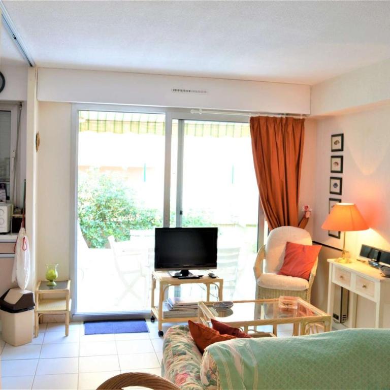 CA080-015 APPARTEMENT 3 PIÈCES - 5 personnes À CAVALAIRE SUR MER - Apartment mit 2 Schlafzimmern und Terrasse - 6