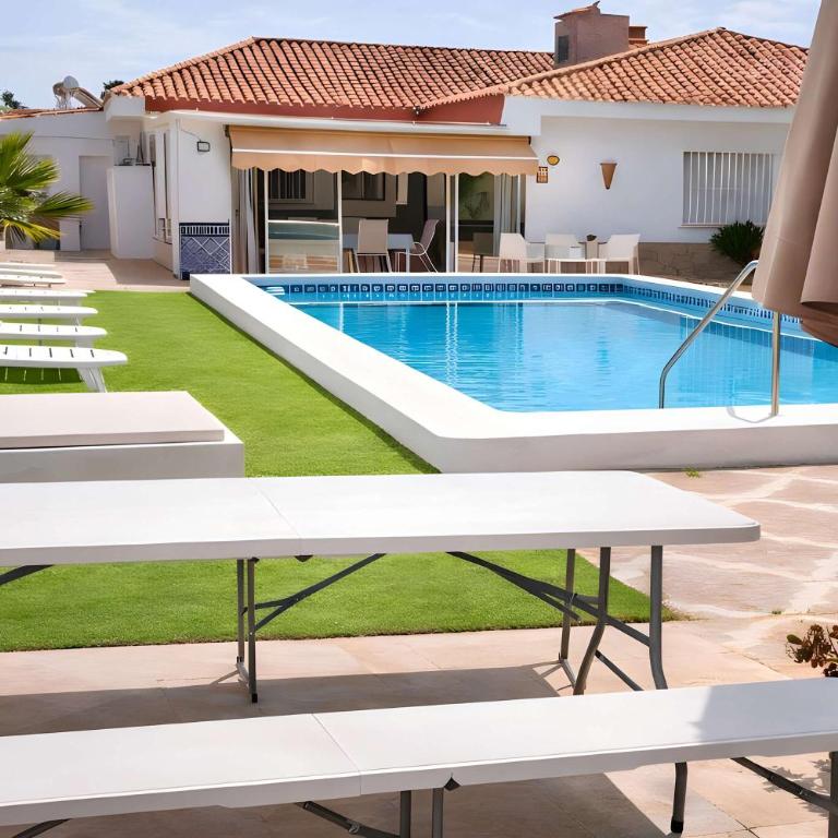 Chalet de Lujo con Piscina Privada cerca de Sevilla - Casa - 2