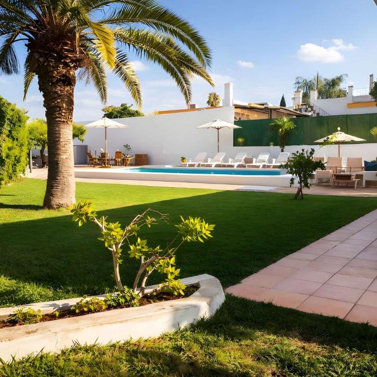 Chalet de Lujo con Piscina Privada cerca de Sevilla - Casa - 3