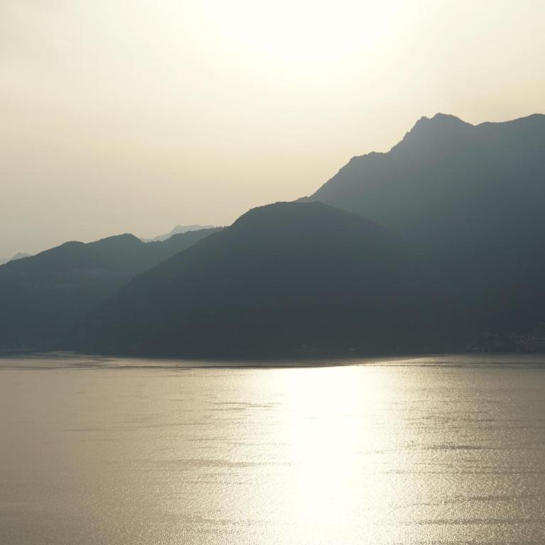 Nina's Home - Appartamento Vista Lago di Como con Giardino - Appartamento con 2 Camere da Letto e Vista Lago - 17