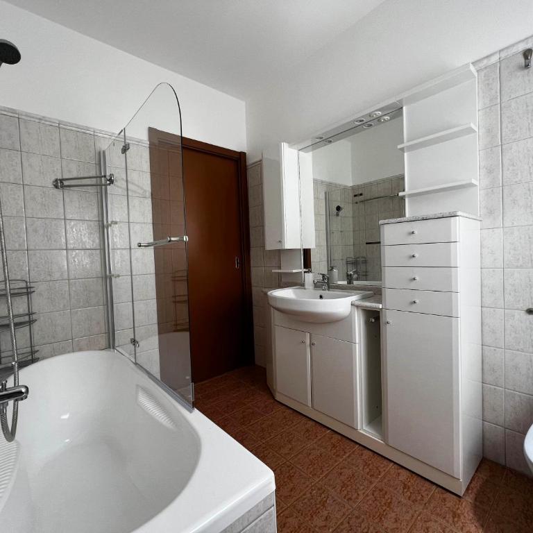 Nina's Home - Appartamento Vista Lago di Como con Giardino - Appartamento con 2 Camere da Letto e Vista Lago - 24