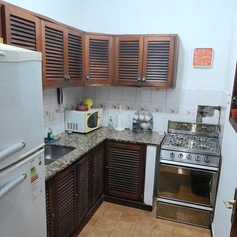 Alquiler temporario céntrico en corrientes capital - Two-Bedroom Apartment - 5