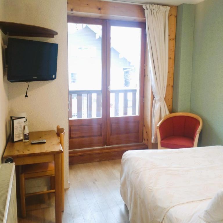 Hôtel Restaurant Les Tilleuls et son espace détente - Chambre Double Standard - 4