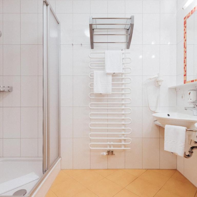 Superior Hotel Schneider Ski-in & Ski-out - Budget Doppelzimmer - 3