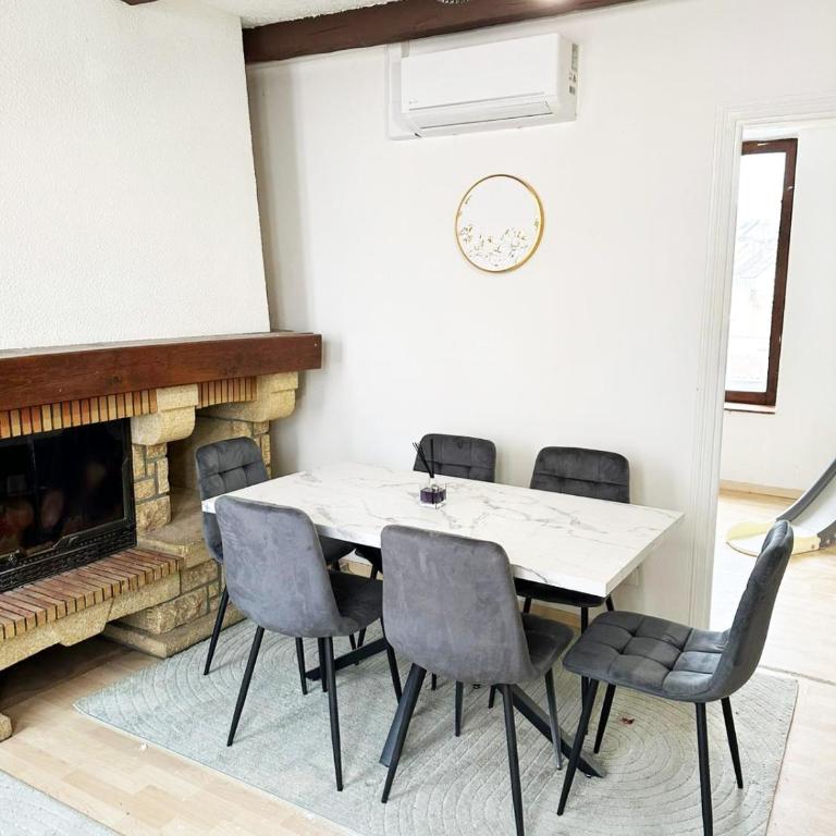 Charmante maison avec jardin de 300 m2 Proche vieille ville de Boulogne-sur-Mer - Appartement 3 Chambres - 6