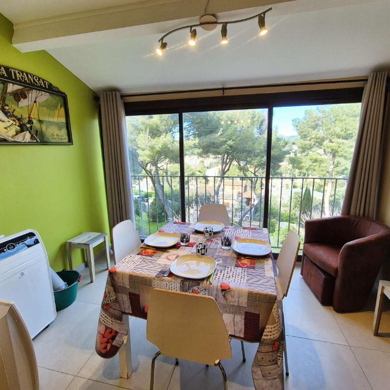 Appartement duplex, 6 couchages, parking, piscine, tennis - Appartement 2 Chambres - Vue sur Jardin - 1
