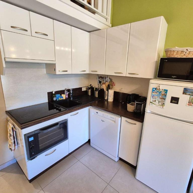 Appartement duplex, 6 couchages, parking, piscine, tennis - Appartement 2 Chambres - Vue sur Jardin - 7