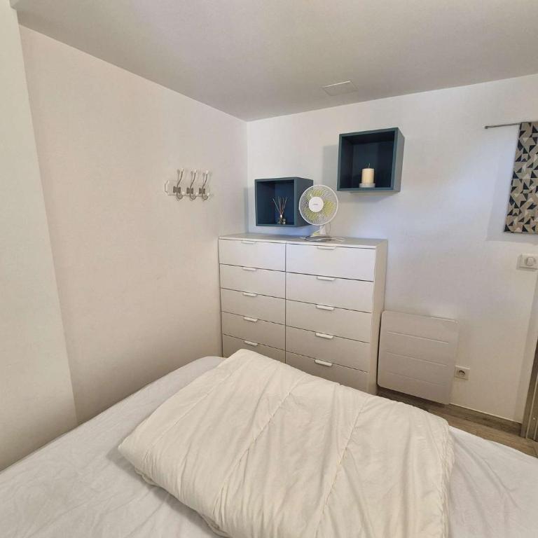 Appartement duplex, 6 couchages, parking, piscine, tennis - Appartement 2 Chambres - Vue sur Jardin - 8