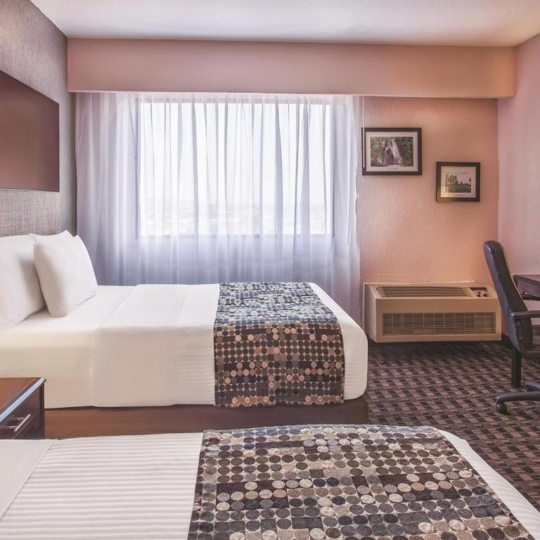 CHN Hotel Monterrey Norte, Trademark Collection by Wyndham - Queen Room with Two Queen Beds - Non-Smoking - 5